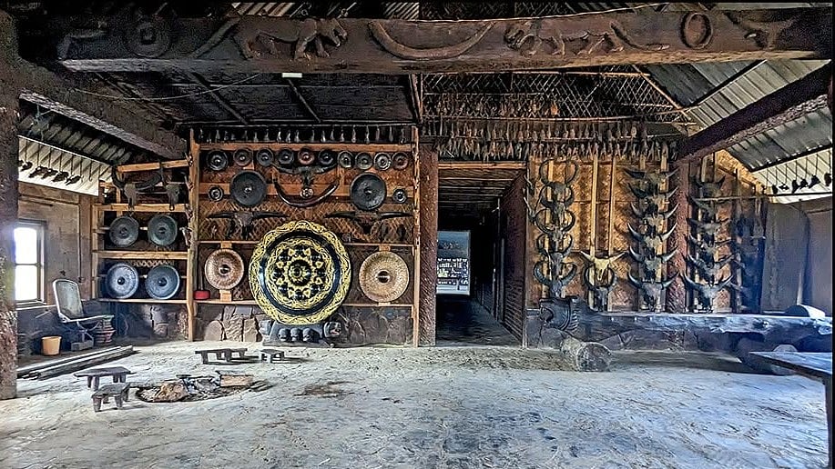 Inside the Anghs house