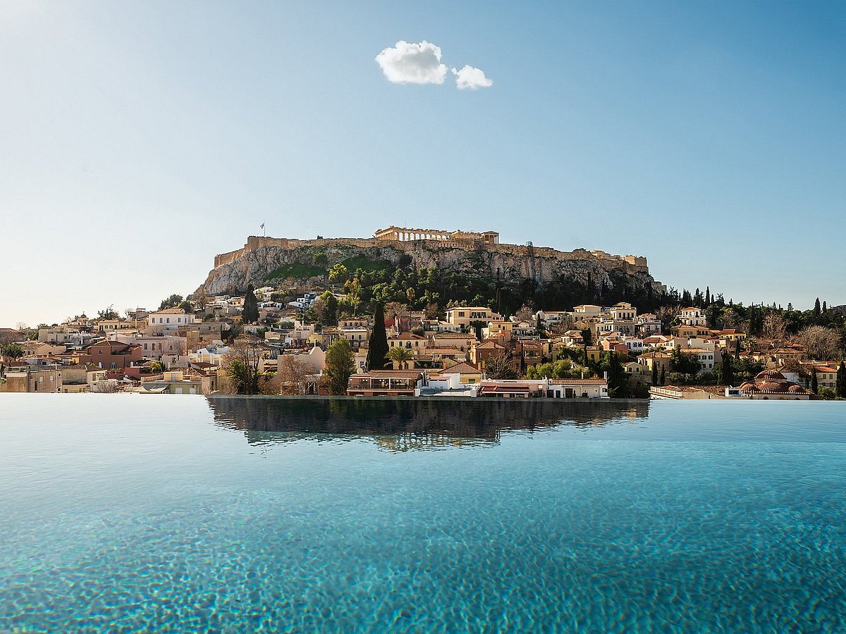 THE DOLLI at Acropolis : Some hotels bring major art collections into their lobbies, restaurants, corridors and guest spaces