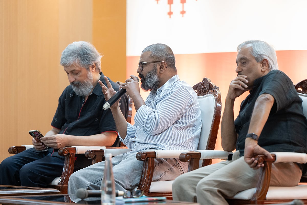 L -R: Jeebesh Bagchi · Artist and Curator, Raqs Media Collective
Anupam Roy · Panjeri Artists’ Union
Bishnu Mohapatra · Poet, Social Theorist & Educator