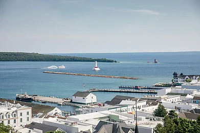 Unsplash : A view of Mackinac Island, Michigan