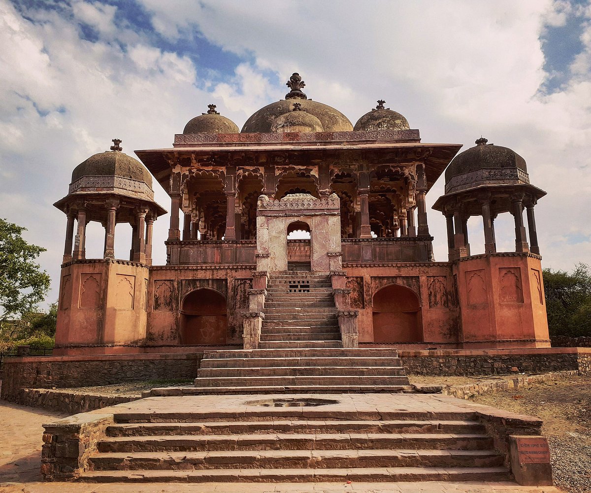 Ranthambore Fort rises above the jungle