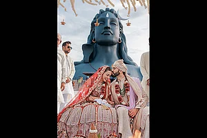 Knotting Bells : Purswani & Khanna’s sunrise ceremony before the Adiyogi statue