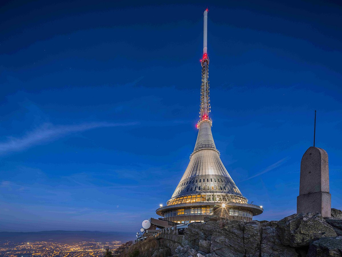 Official Website/jested.cz : Hotel Ještěd, Liberec, Czech Republic