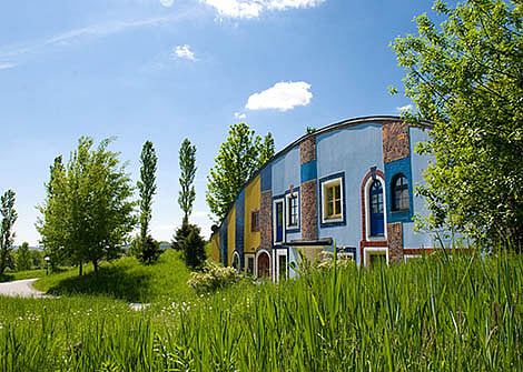 Augenschlitzhäuser (Slit-eye houses)