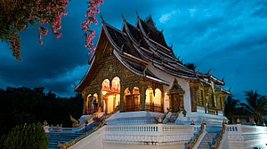 Unsplash : Haw Pha Bang temple, Luang Prabang, Laos