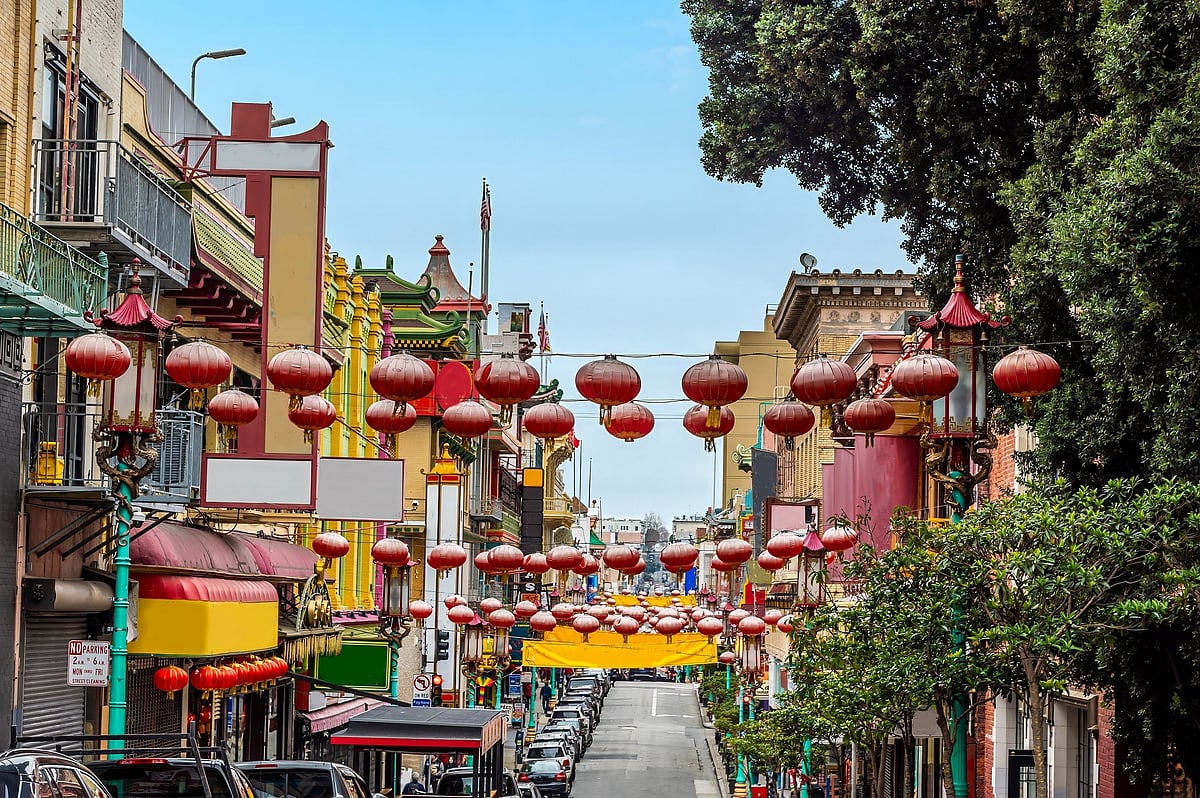 Shutterstock : Chinatown in San Francisco, USA