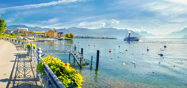 Panoramic view of Geneva Lake. Credit Shutterstock