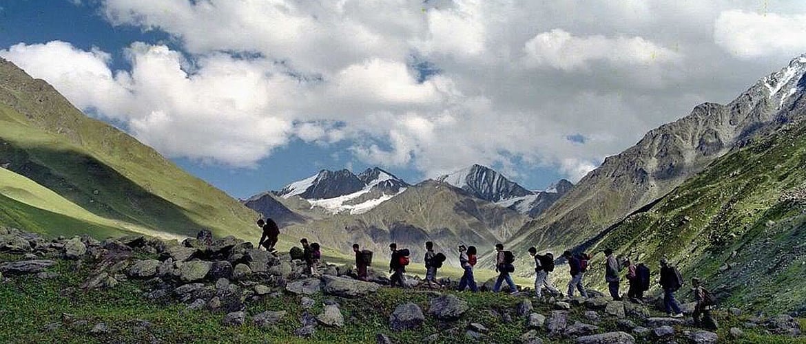 Trek in the Great Himalayan National Park
