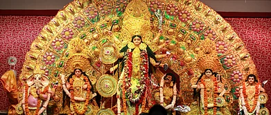 Shutterstock : Durga Puja in Kolkata