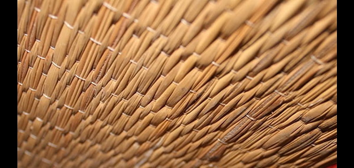 Madri Lavo is made by intertwining jute strings with dried wild grass 