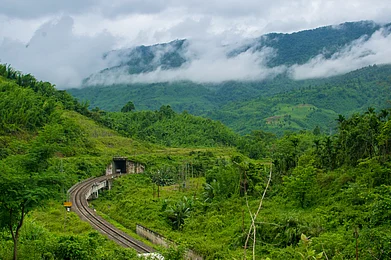 Shutterstock : The rolling hills of Dima Hasao district in Assam