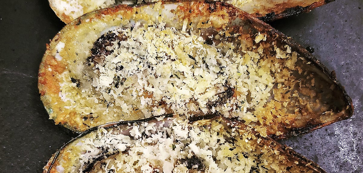 A popular dish from the south of Italy, cozze gratinate are baked mussles and make for a great appetizer 