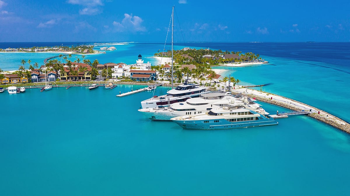 CROSSROADS Maldives consists of nine reclaimed interconnected islands that stretch across seven kilometers