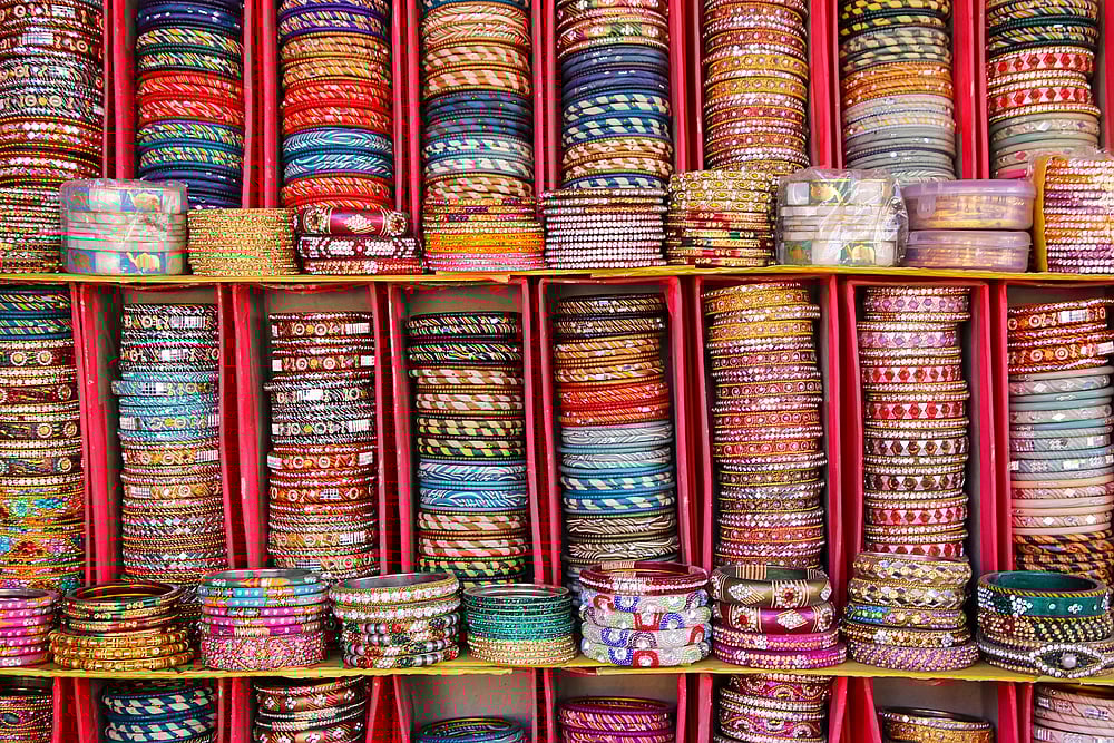 Depositphotos.com : Kundan-studded lac bangles are one of Jaipurs specialties