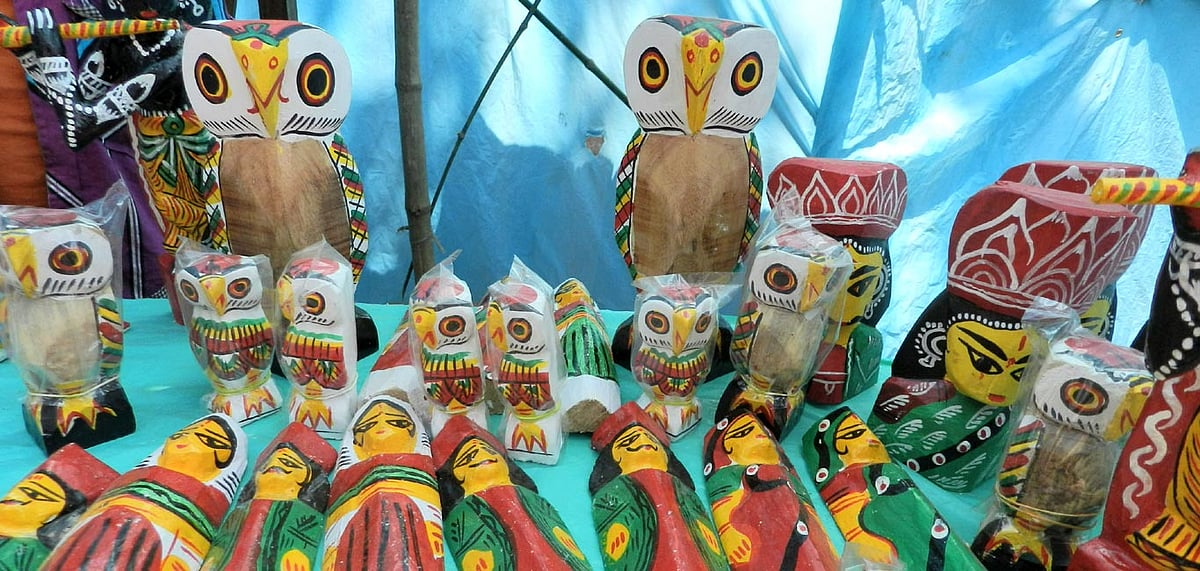 Flickr : An array of wooden dolls in Natungram