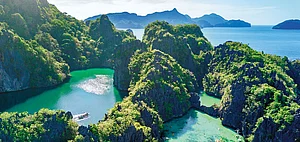 Shutterstock : Miniloc Islands is known for its turquoise lagoons