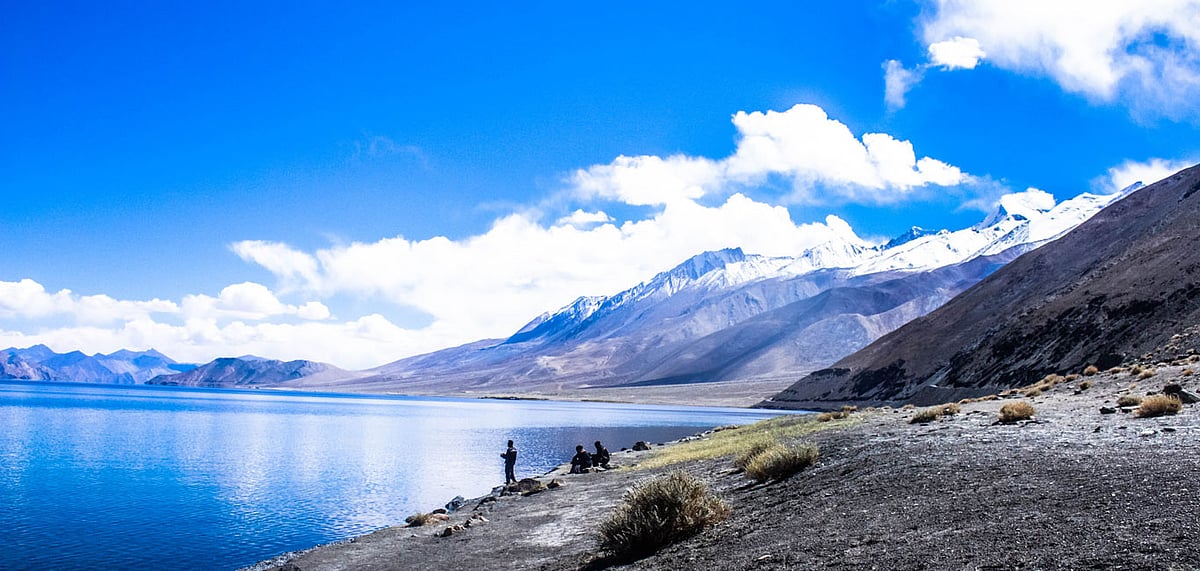 A view of the Pangong Lake and the moutain range that surrounds it