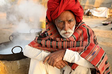Flickr : A man wearing a traditional shawl from Kutch