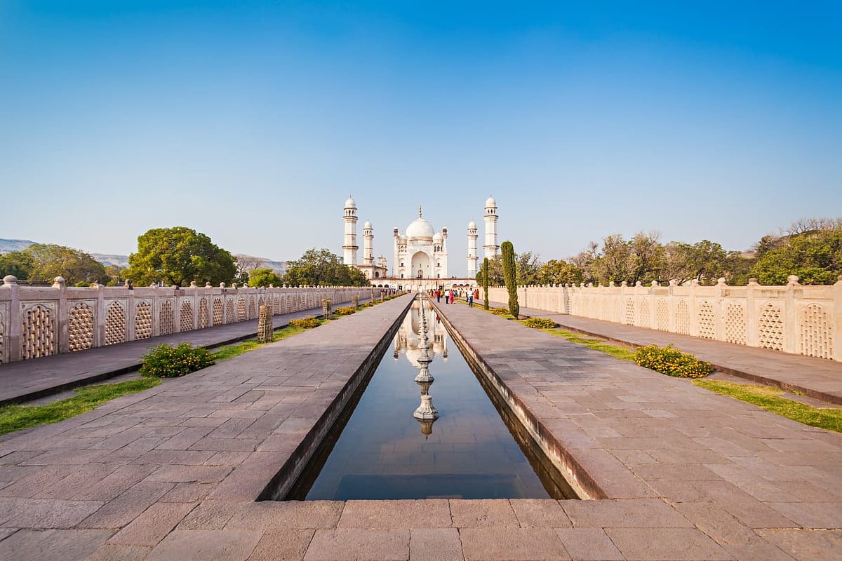The Mughal era mausoleum, Bibi Ka Maqbara, in Aurangabad, Maharashtra. Credit www.shutterstock.com / saiko3p