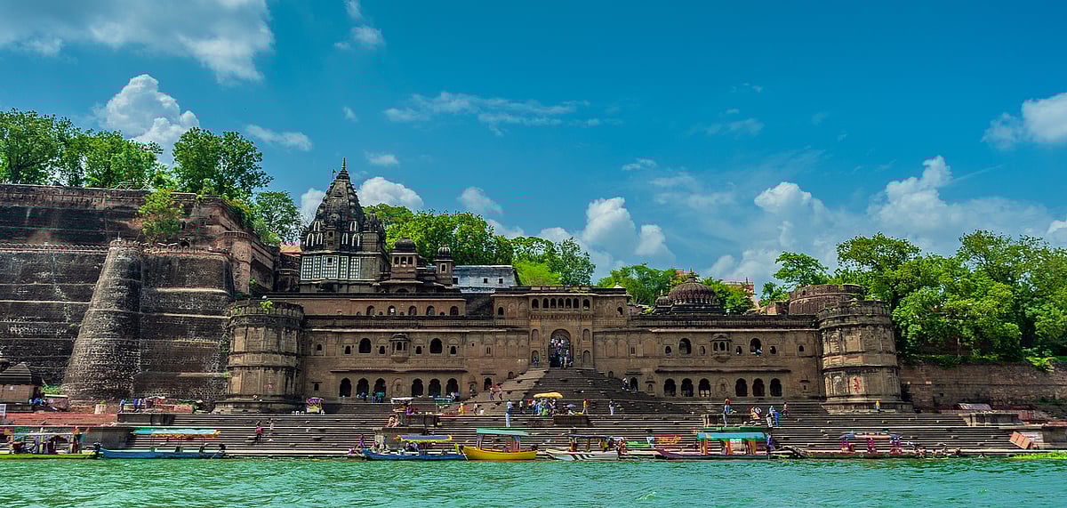 Maheshwar, on the bank of the Narmada River, is known for its fort and textile