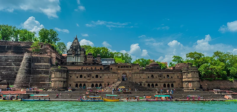 Maheshwar, on the bank of the Narmada River, is known for its fort and textile