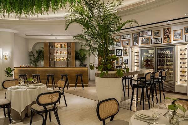 Milans Paper Moon Makes Its Debut In India