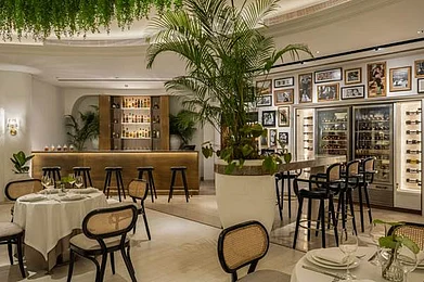 Milans Paper Moon Makes Its Debut In India