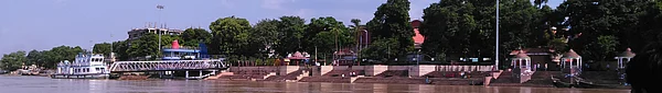 The Gandhi Ghat on the Ganga River, Patna. Credit Wikimedia Commons / Prasanth Kanna