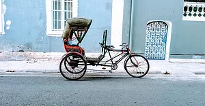 Deposit Photos : A neighbourhood in the White Town of Pondicherry