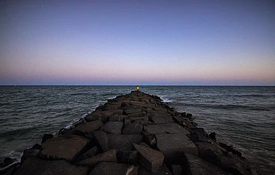 Wikimedia Commons : Serenity beach, Pondicherry
