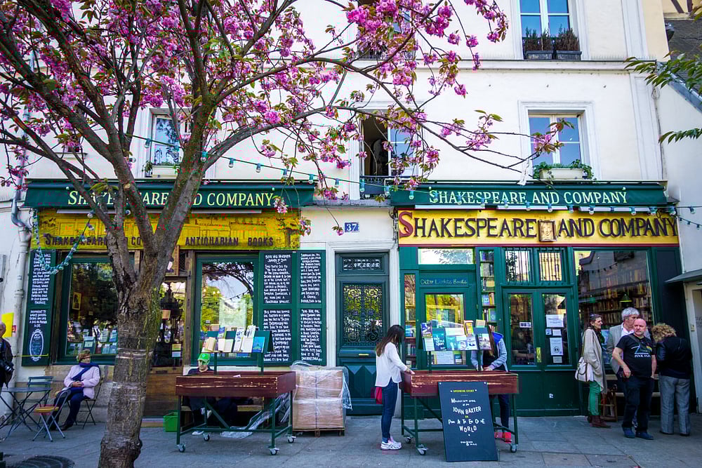 Salvador Maniquiz/Shutterstock : The Shakespeare and Company bookstore in Paris                                                                               
