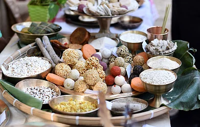 Shutterstock/Talukdar David : The feast of Bhogali Bihu in Assam