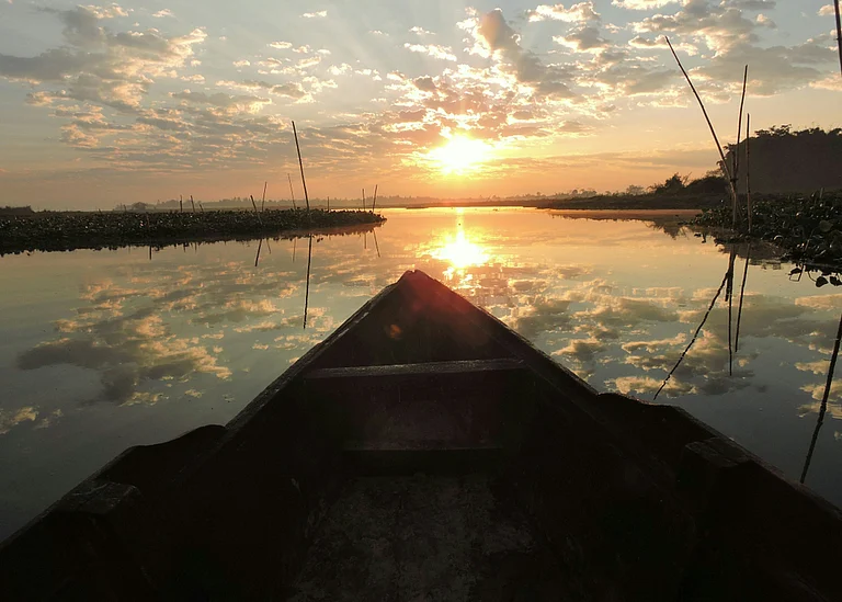 Early morning on Maguri Lake in Tinsukia - null