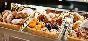 Shutterstock : Some of the old bakeries in Hyderabad are popular for their fresh bakes