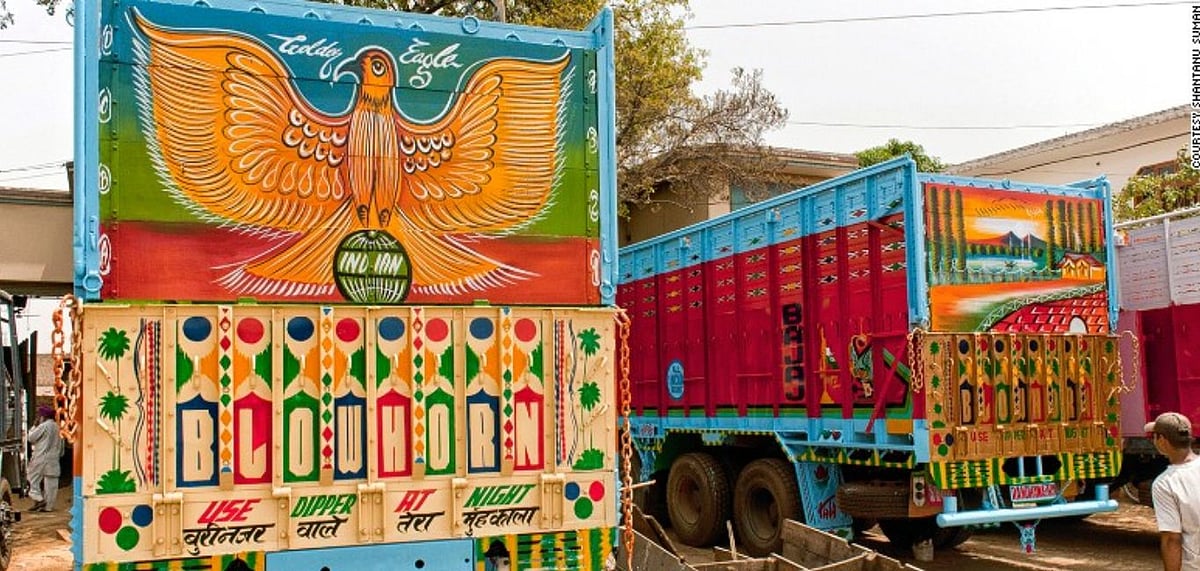 Although the endearing, mid-80s kitsch of elephant insignias and bulbous daffodils are fading, truckers still largely express themselves through the vehicles art. Credit Wikimedia commons