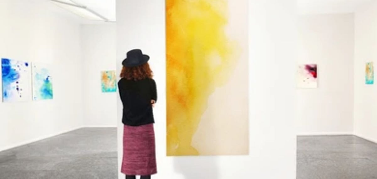 Roam around the various art galleries in Kolkata and make a day out of admiring some of the most exquisite works of art. Credit Shutterstock