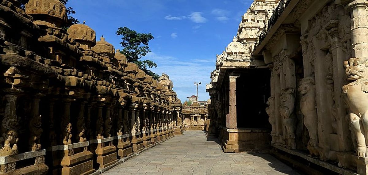Kanchipuram, with its avenues for retail therapy, is the perfect destination for a saree enthusiast. Credit Wikimedia commons