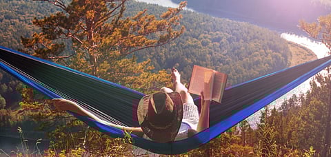 A quiet getaway in the mountains is a chance to unwind from daily life. 