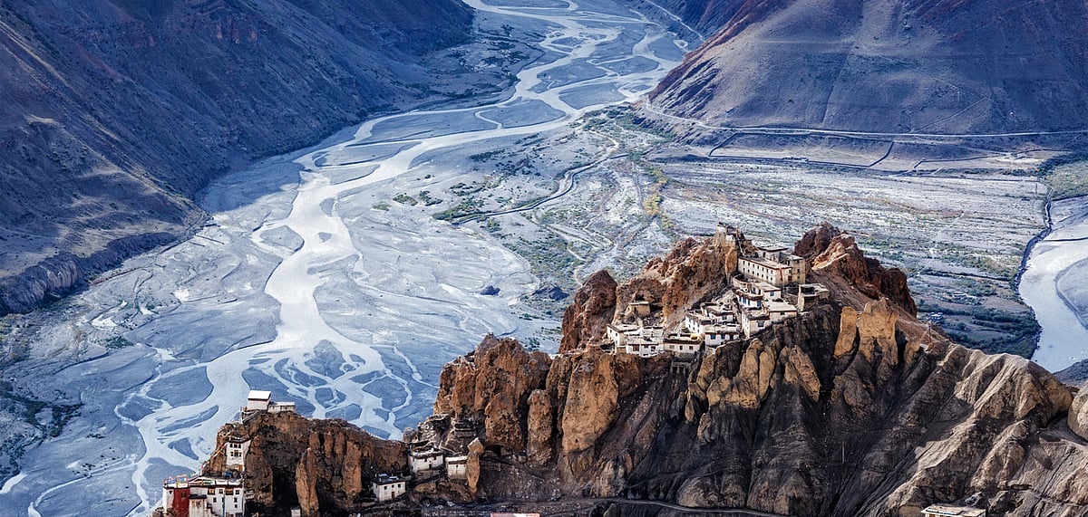 Shutterstock : Dhankar monastery, Spiti Valley
