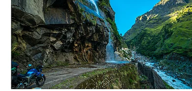 The best way to explore the region around the Askot-Dharchula belt is to set base at Askot or its nearby town, Didihat