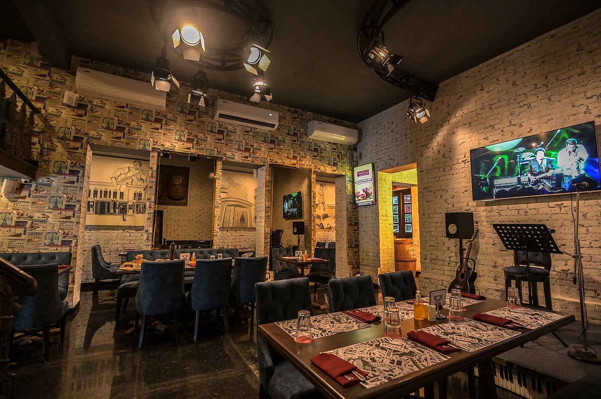 Classic Dishes and Live Band Chapter 2s Festive Offering Makes Us Nostalgic