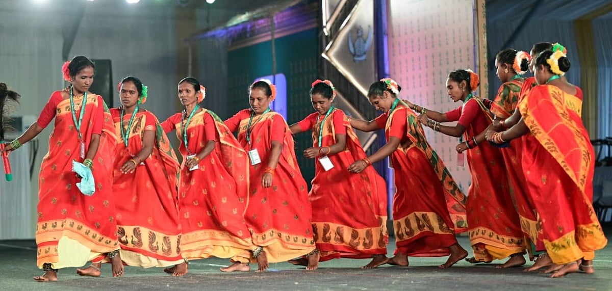 The folk dancers won the hearts of the local people. Credit Chhattisgarh CMO