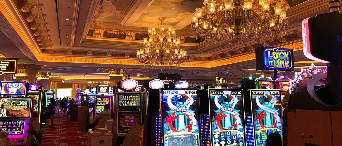 Popularly known as he City of Sin,Las Vegas is mainly popular for its casinos