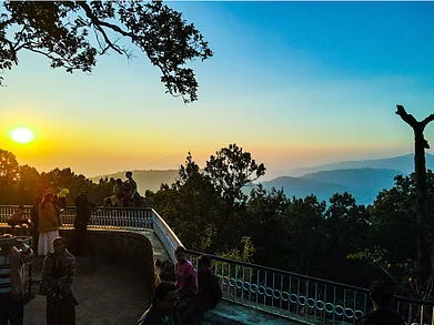 Wikimedia Commons : Magnolia Sunset Point at Netarhat