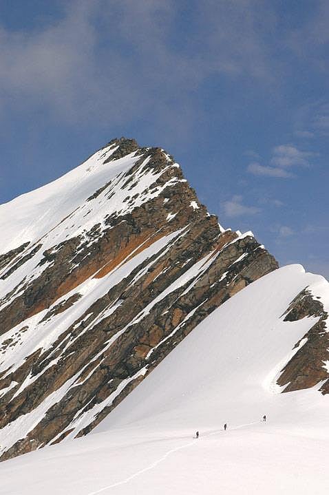 Getty Images : Summit attempt at Ladakhi, Himachal Pradesh. Post-monsoon is a good time for this attempt.