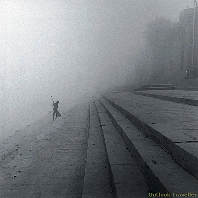 Subah-e-Banaras A sweeper at one of the citys many ghats