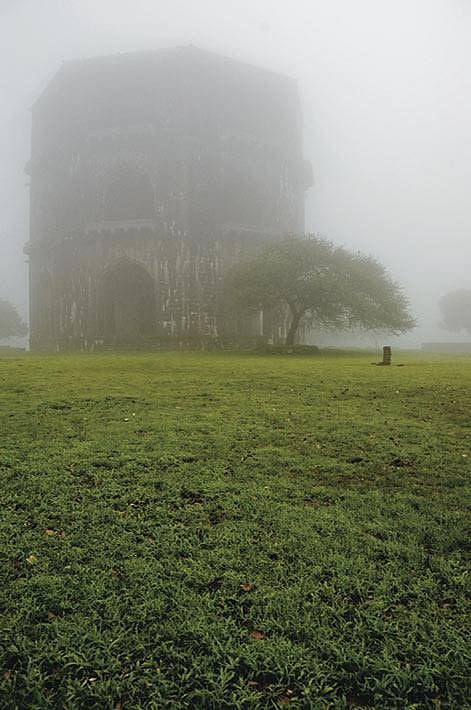 The picturesquely set tomb of Salabat Khan, Ahmednagar