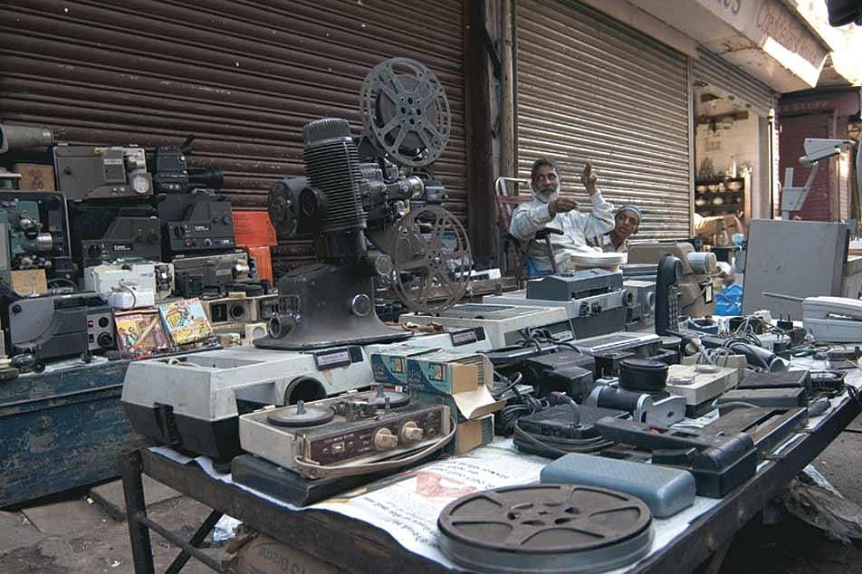 Projectors and assorted electronic equipment for sale