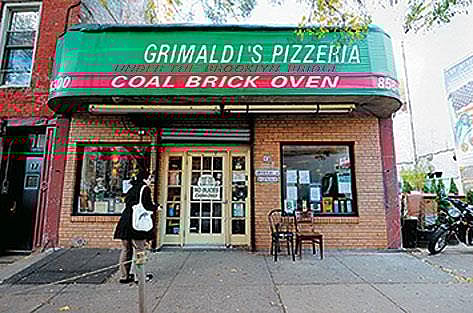 The entrance to Grimaldis pizzeria