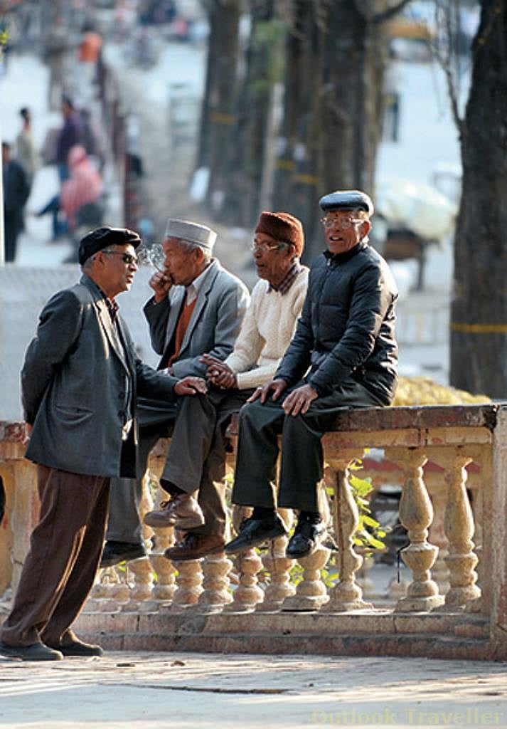 Residents shooting the breeze